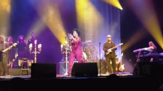 Baby Don't Change Your Mind  Gladys Knight Leeds Arena 5th July 2016