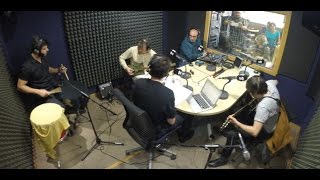 Guapalupe Plata toca "Preso" en Carne Cruda