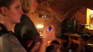 CarlEricのWedding Party, Sing Finish song