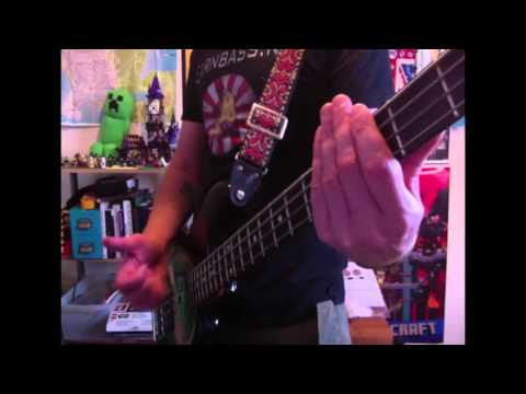 Easy Slap and Pop lesson : A Bass Lesson Everyday # 138