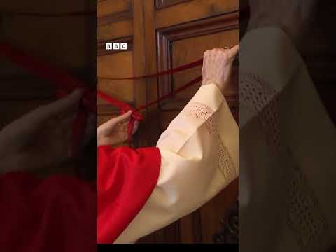 فيديو | الفاتيكان يُغلق باب مقر إقامة البابا فرنسيس