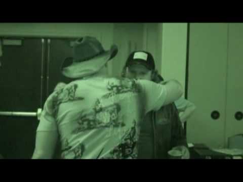 Keith Anderson - Somebody Needs A Hug - CMA Edition