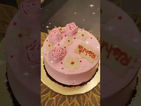 A beautiful cake for a little girl.Thanks for trust.Thanks for choosing sweet clouds..