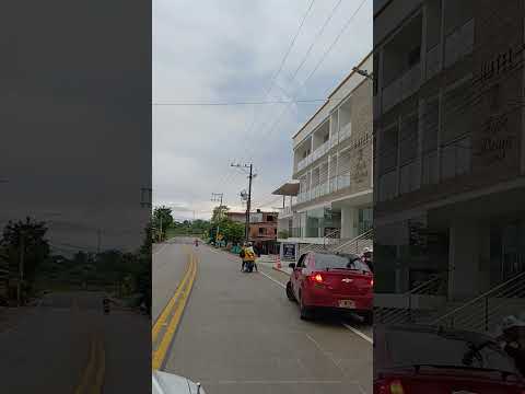 De paso por Puerto Caicedo.