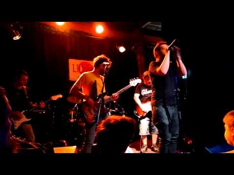 AVÉ DELØN - ILUMINANDONOS (LIBARIO BAR 29-08-15)