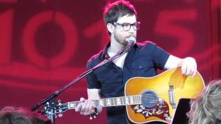 David Cook - &quot;Heroes&quot; Acoustic -May 17, 2011- Part 1