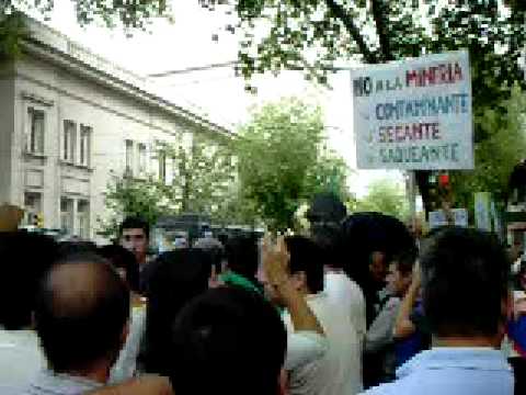 MDZ Online · La multisectorial logró hacer su protesta, Jaque abandonó el palco y volvió