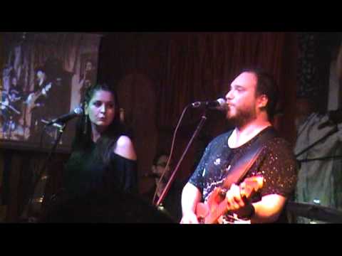 nikos xidis valeria kouroupi & apotihans - vouvales Ghost House Live (2010-02-19).mpg