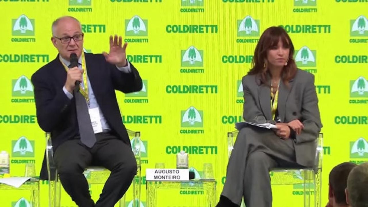 Gualtieri a Forum Coldiretti: Via i cibi ultraprocessati dalle mense di Roma