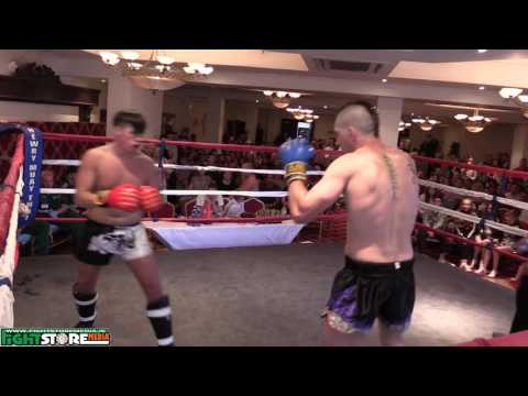 Mark Carney vs Donnovan Doyle - Nak Muay 1
