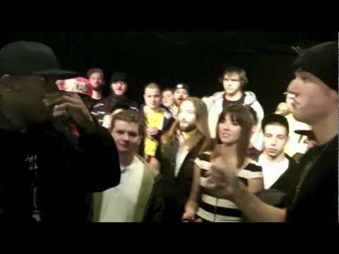 Isaac Knox vs Mr Biscuit