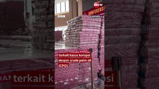 Download lagu KEJAGUNG TUNJUKKAN TUMPUKKAN UANG 11,8 TRILIUN HASIL KORUPSI WILMAR GROUP‼️ #koruptor mp3