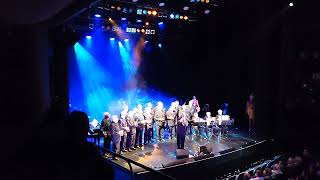 De Hamborger Veermaster - Shanty-Chor WINDROSE im Thalia Theater Hamburg - Lessingtage / Taylor Mac