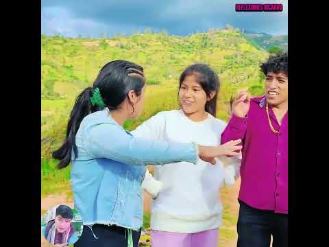 Perro flaco le presenta sus Novias ,a su hermano de 40 años