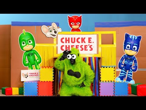 PJ Masks Play Hide N see with the Gorillas in the Ultimate Box Fort Village