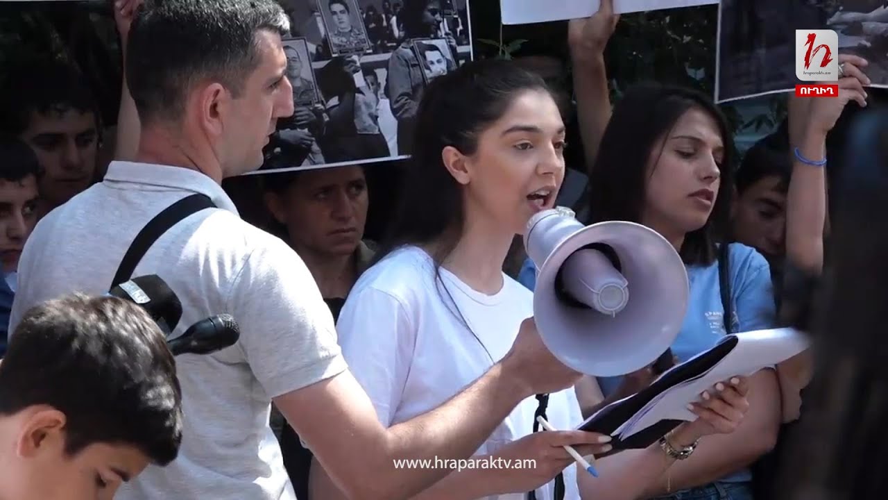 Բացեք «կյանքի» ճանապարհը. արցախցիները` ՄԱԿ-ի գրասենյակի առջև