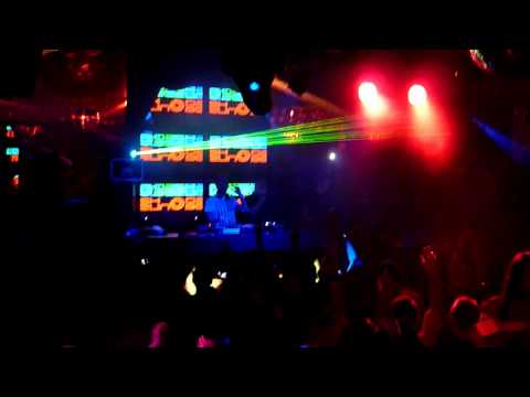 Dash Berlin intro - Waiting.. Till the sky falls down [live] [HD]