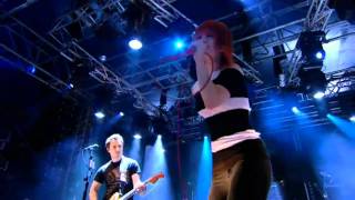 [HD] Paramore - Looking Up (R1BW 2010)