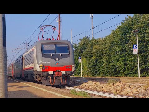 DTS E464 livrea IC Sun con InterCity Notte 754 in transito a Pontecurone