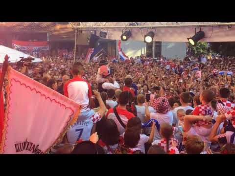 Vida arriving on stage at Donji Mihojac