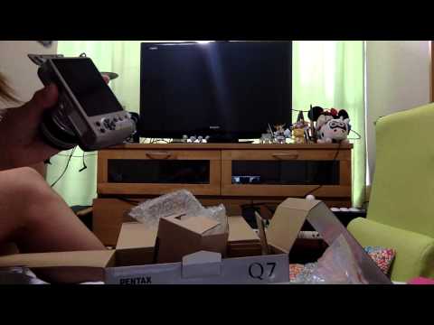 SIlent Unboxing: Pentax Q7 with 02 Standard Zoom