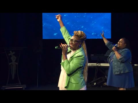 Tiffany Boone - There’s A Liftin’ Of The Hand (Medley)