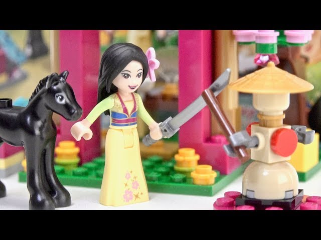Vídeo relacionado con LEGO Princesas Disney - Día de entrenamiento de Mulan (41151)