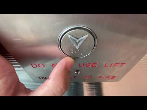 [UWR] Damaged Dewhurst! | Express (mod. OTIS) @ Victoria University, Wellington CBD (Student Union)