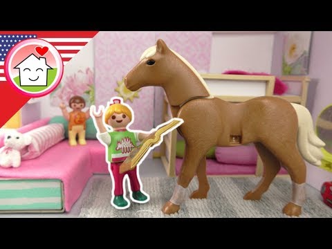 Playmobil English Lena Does Magic - The Hauser Family