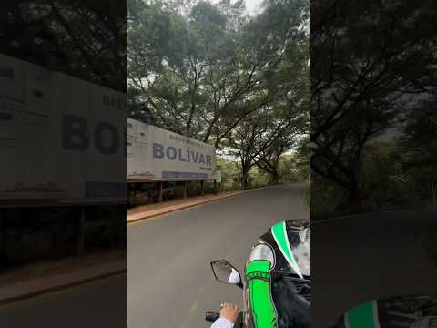 En moto hacia Bolivar Valle