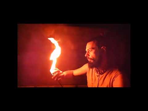 Spettacolo giocoleria di fuoco - Artisti di strada Puglia