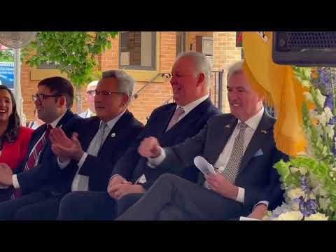 Albio Sires Sworn In