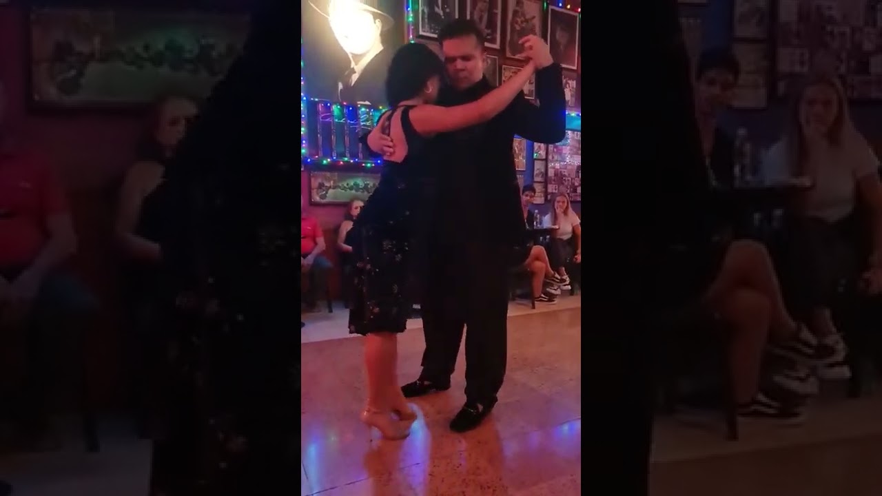 Video thumbnail for Paulina Mejía y Sebastián Arce en la matraca - Cali