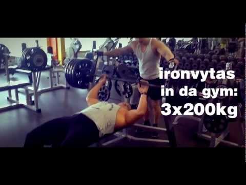 ironvytas in da gym: 3x200kg.
