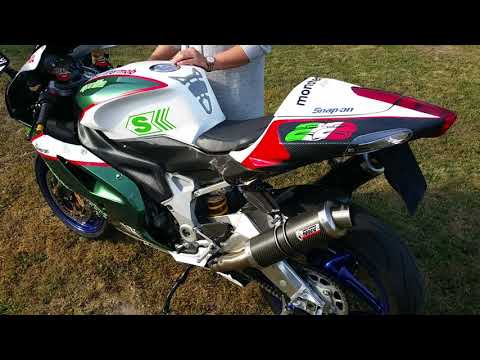 Aprilia RSV 1000 mit MiVV Carbon Exhaust