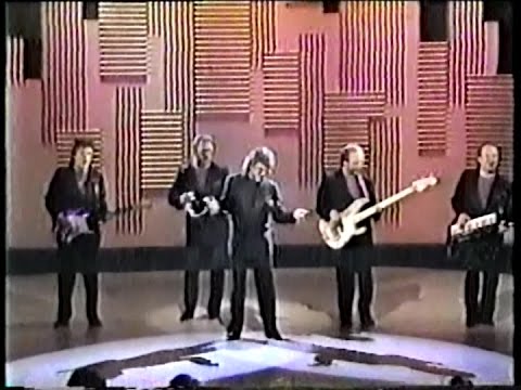 Frankie Valli and the 1990's 4 Seasons - Uptown Girl - LIVE!
