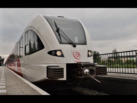 Vertrek Arriva GTW 348 en 239 van Station Buitenpost