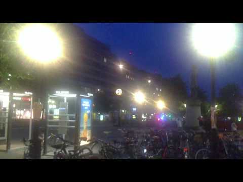 Polisbil Utryckning Som Jagar En Motocyklist På Vasagatan I Stockholm City