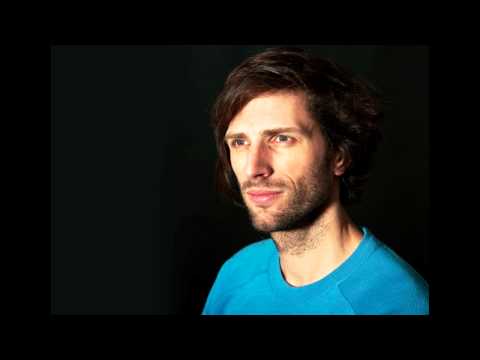 Lindstrom & Christabelle - Baby Can't Stop (Aeroplane Remix)