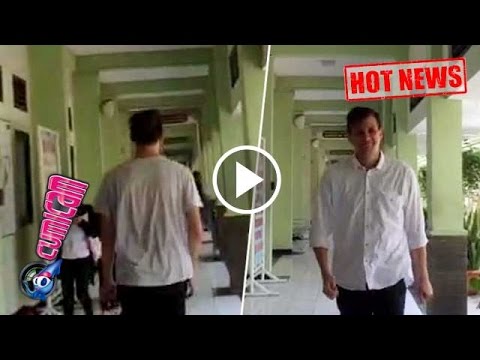 Masuk Kelas Pake Kaos Oblong, Stu Disuruh Ganti Baju - Cumicam 06 April 2016