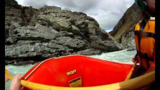 preview picture of video 'White water - Rangitata rafts - 13-3-11'