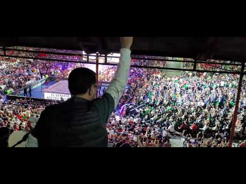 Crowd doing waves at Lucho Libre - Arena Mexico