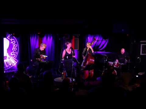 Tammy Weis sings Julie London's Cry Me a River at Pizza Express Jazz Club