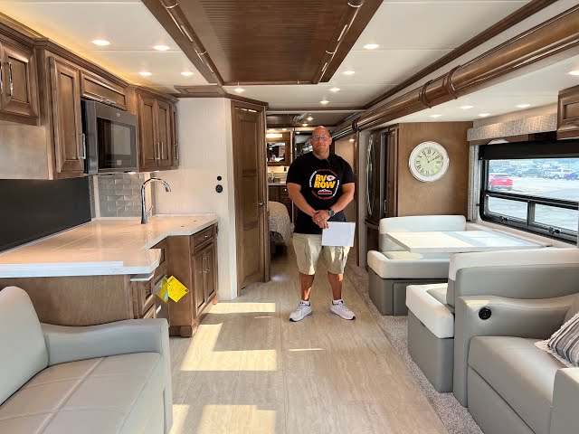 Preview image of 2024 Newmar Ventana 4037 (17N253306) youtube video