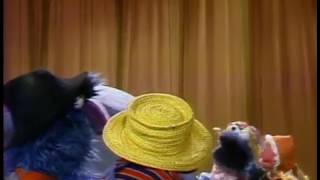 Classic Sesame Street   She&#39;ll Be Comin Round the Mountain pageant