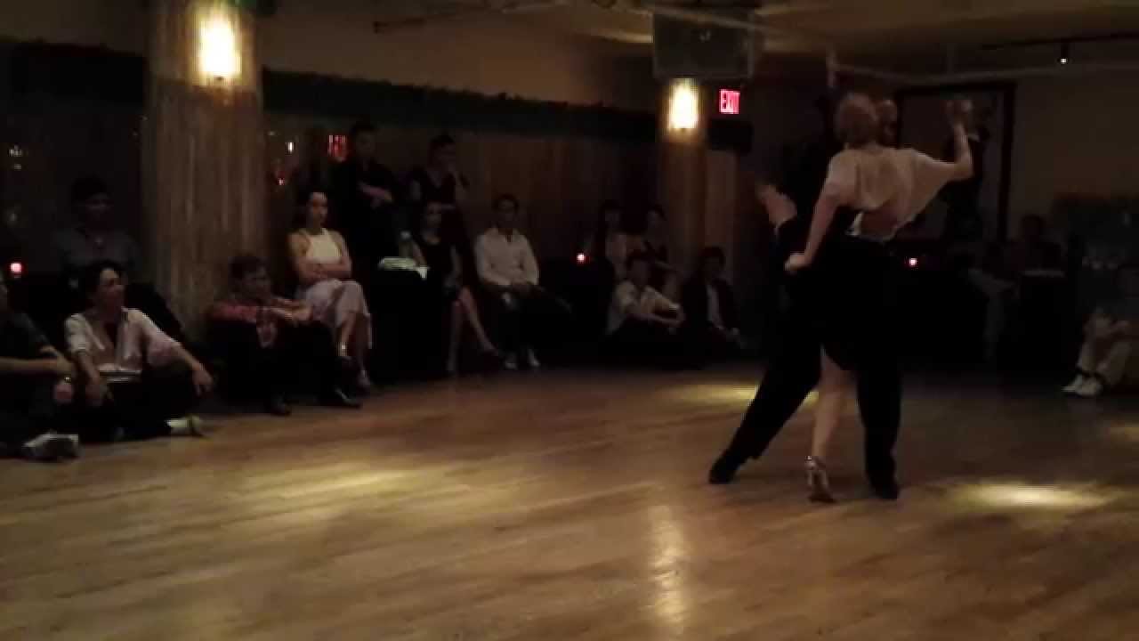 Argentine tango: Claudio Villagra and Helena Fernandez - Esta Noche de Luna