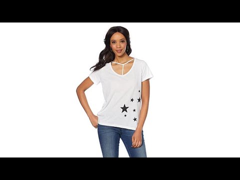 Daisy Fuentes TStrap Graphic Tee