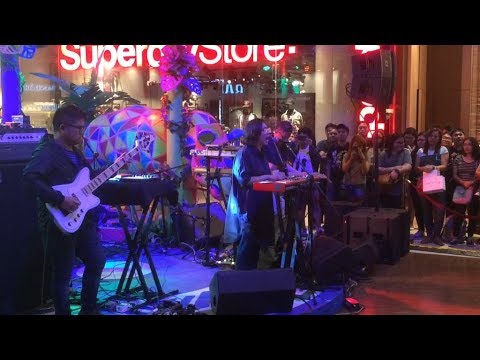 download lagu mp3 mp4 Up Dharma Down Concert, download lagu Up Dharma Down Concert gratis, unduh video klip Up Dharma Down Concert