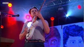 Metronomy perform &#39;The Bay&#39; at Reading Festival 2011 - BBC