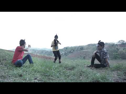 NYENTRIK(DARSO,TITA KARLITA,ELIS W)COVER CEU TARSIH